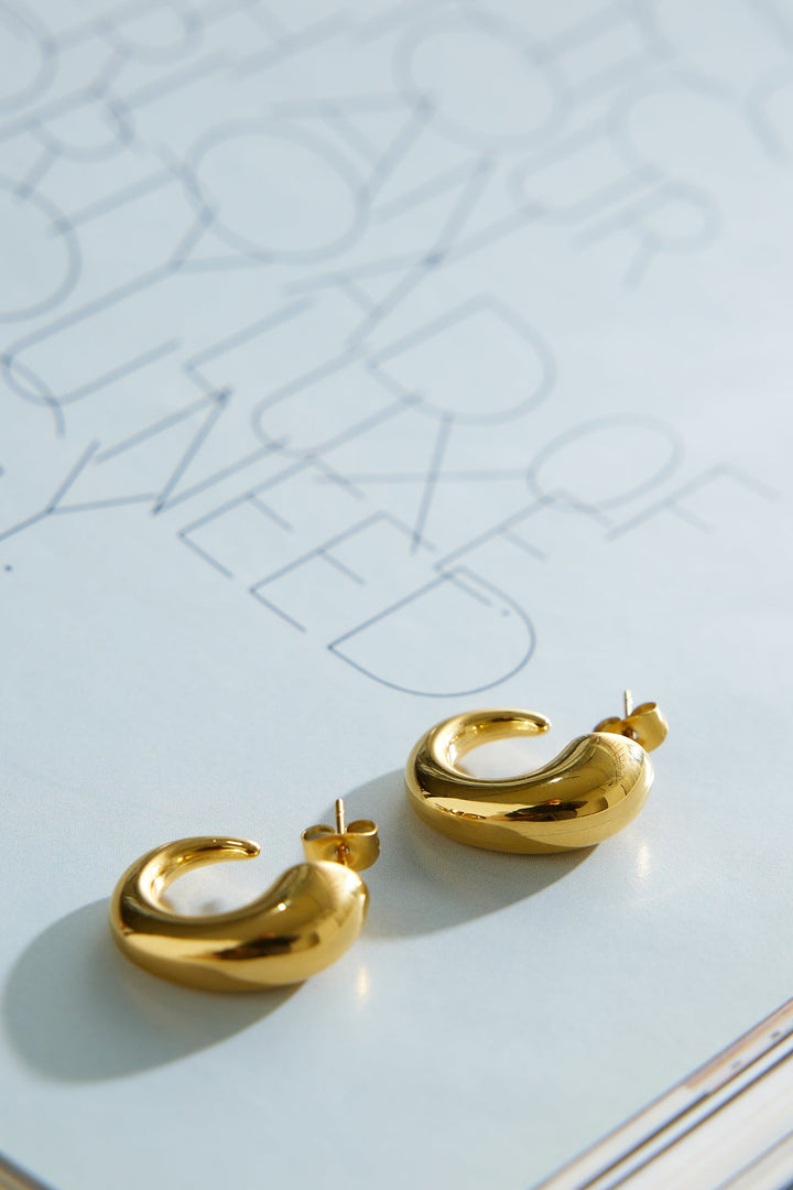 18k Gold Plated Smooth Sleek Hoop Earrings Gold