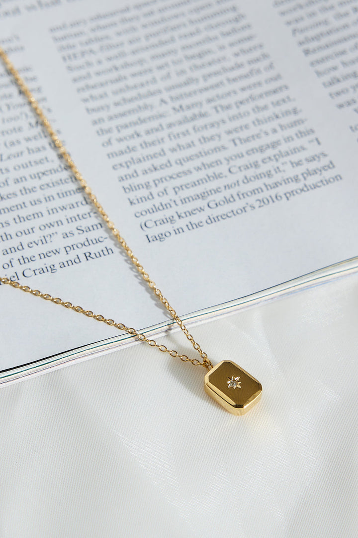 18K Gold Plated Card na Drawn Necklace