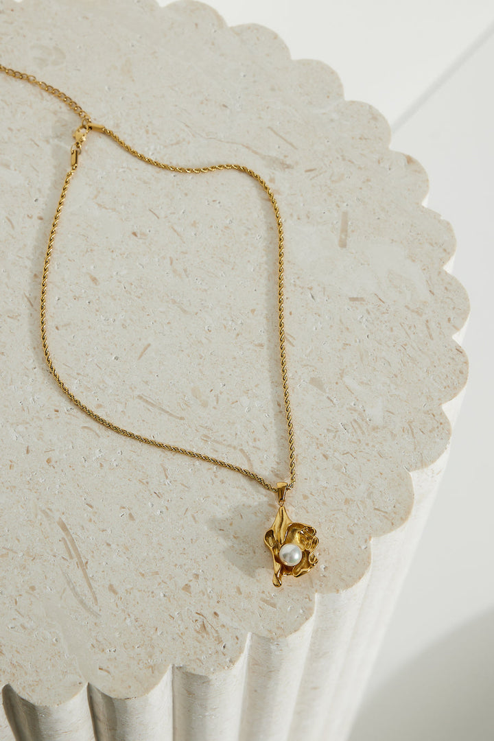18k Plated Gold Oyster Necklace Gold