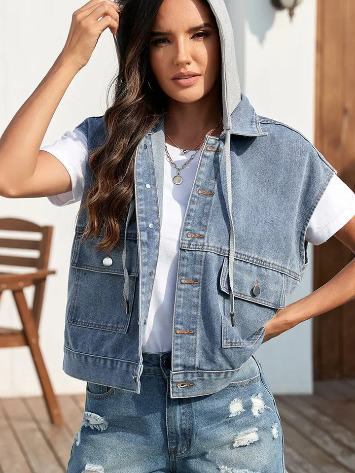 "Vintage Washed Fitted Denim Vest" στα Ελληνικά: "Τζιν Γιλέκο Vintage Πλυμένο και Εφαρμοστό"