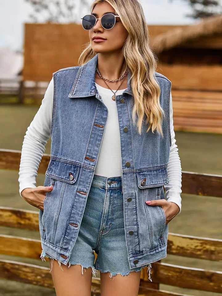 Gilet senza maniche in denim alla moda