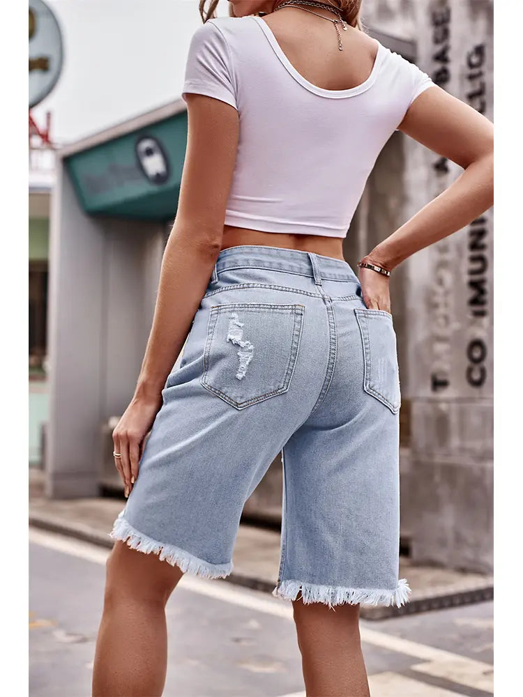 Slim-Fit Na Nabasang Denim na Distressed na 5-Pulgadang Shorts