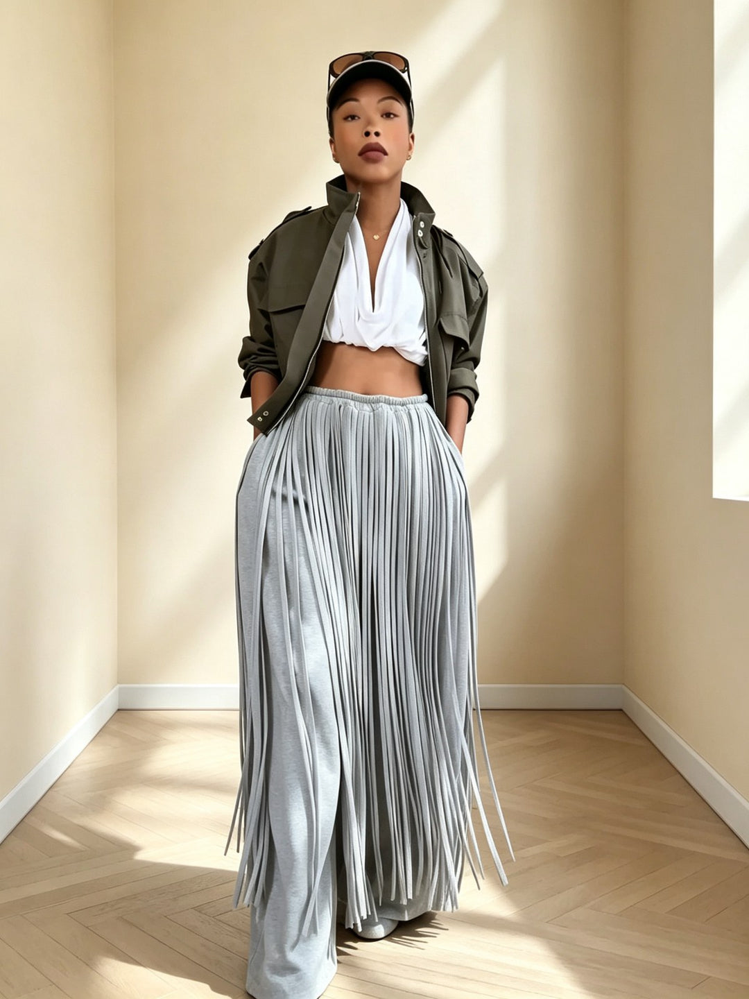 Grey na wide-leg pants na may makapal na palawit