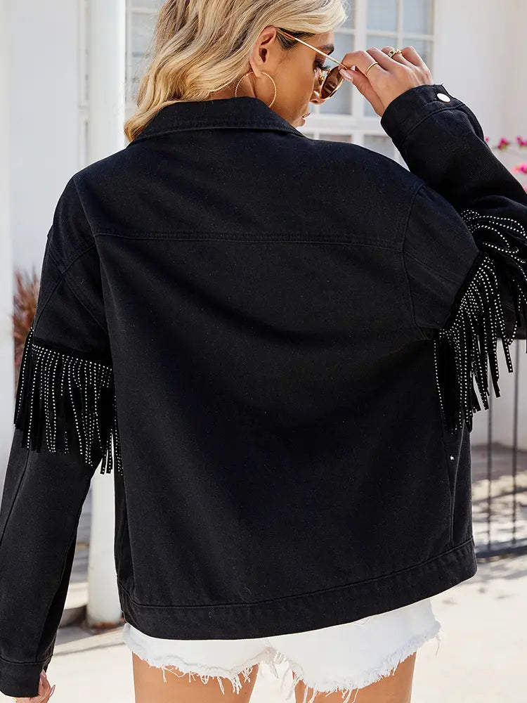 Veste en denim noir à franges cloutées