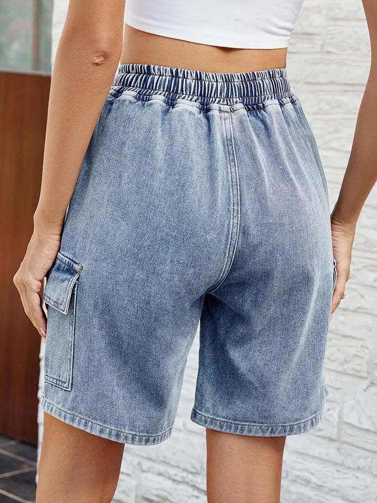 Tvättade knytmidja elastiska denimshorts