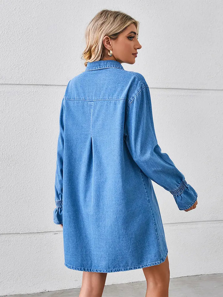 Lässiges, gewaschenes Denim-Kleid