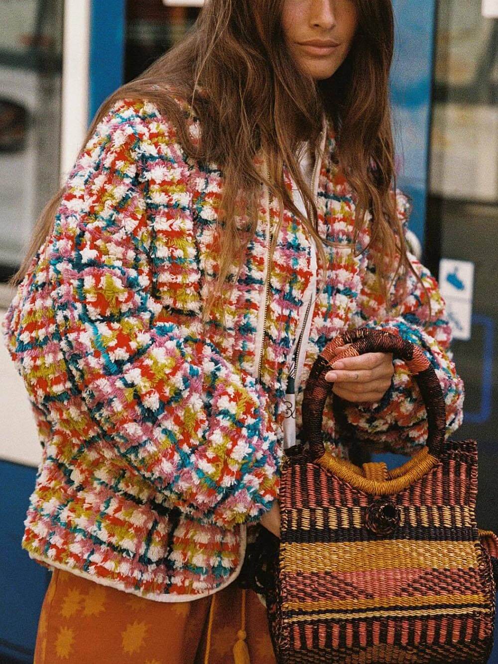 Modische Tweedjacke im Chanel-Stil