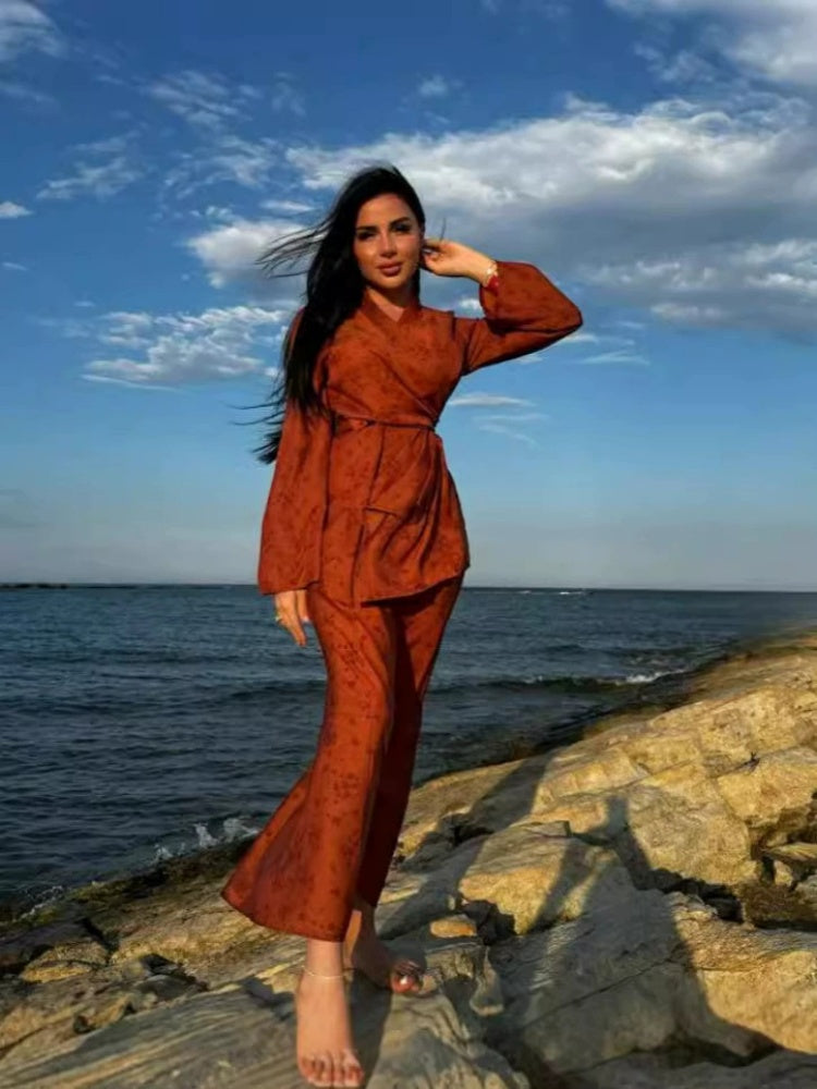 طقم تنورة بحزام مطبوع