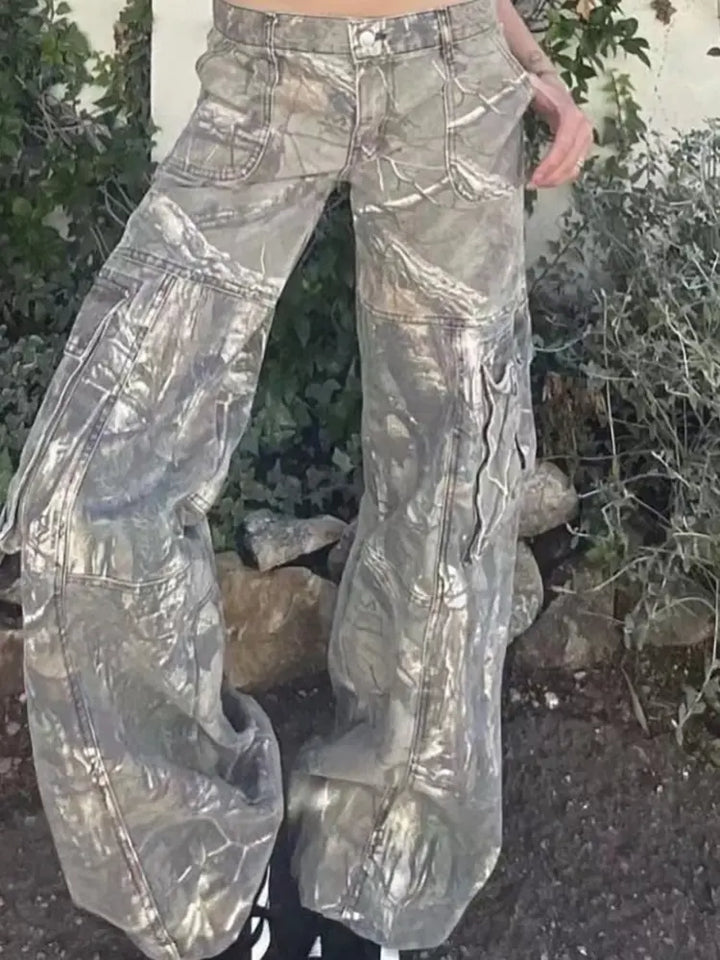 Camouflage-Cargohose mit niedriger Taille