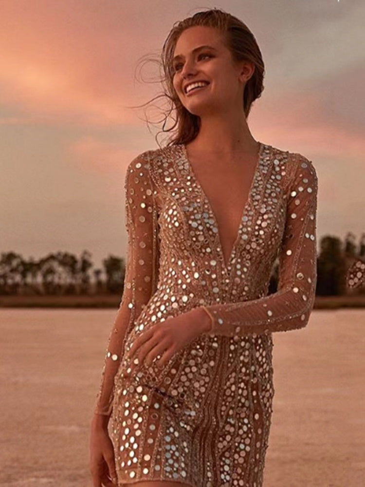 Maselang Mini Dress na may Cutout at Kumikinang