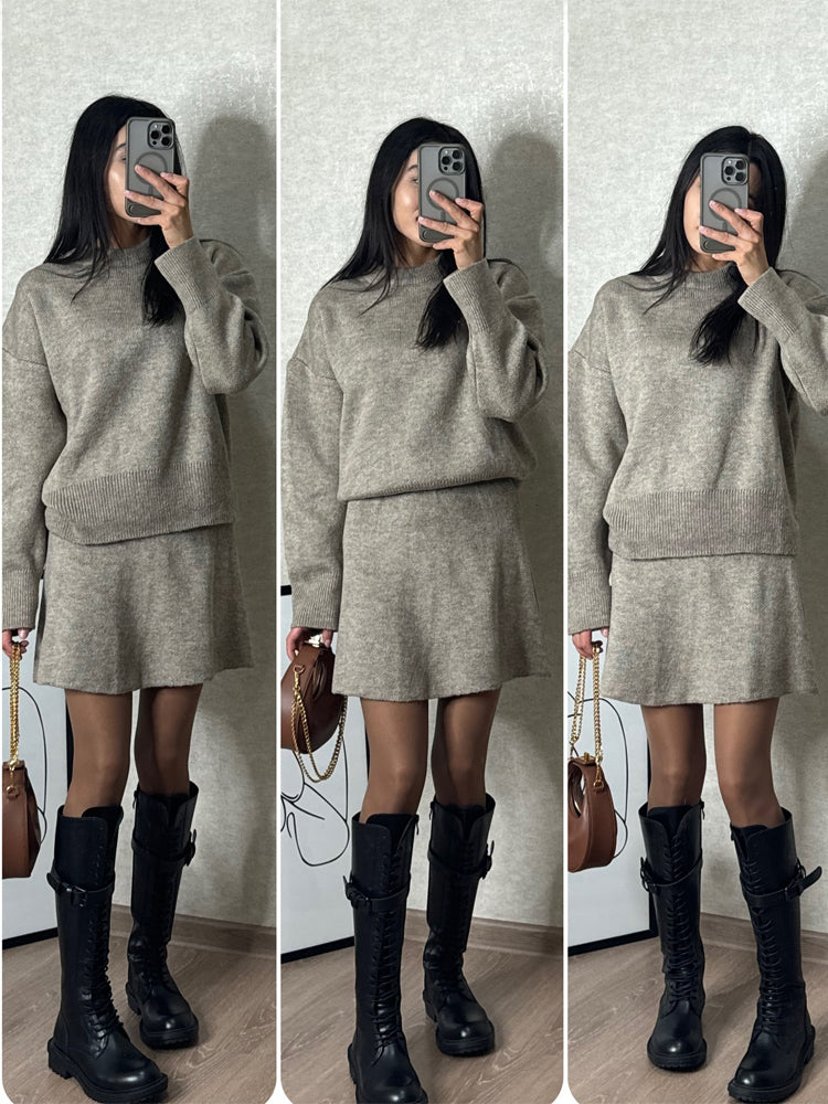 Conjunto de suéter e mini saia de malha de cor sólida