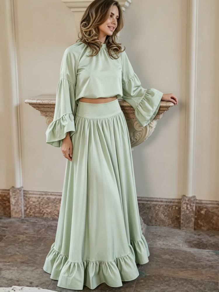 Set na May Mint Satin at Palamuti sa Dulo