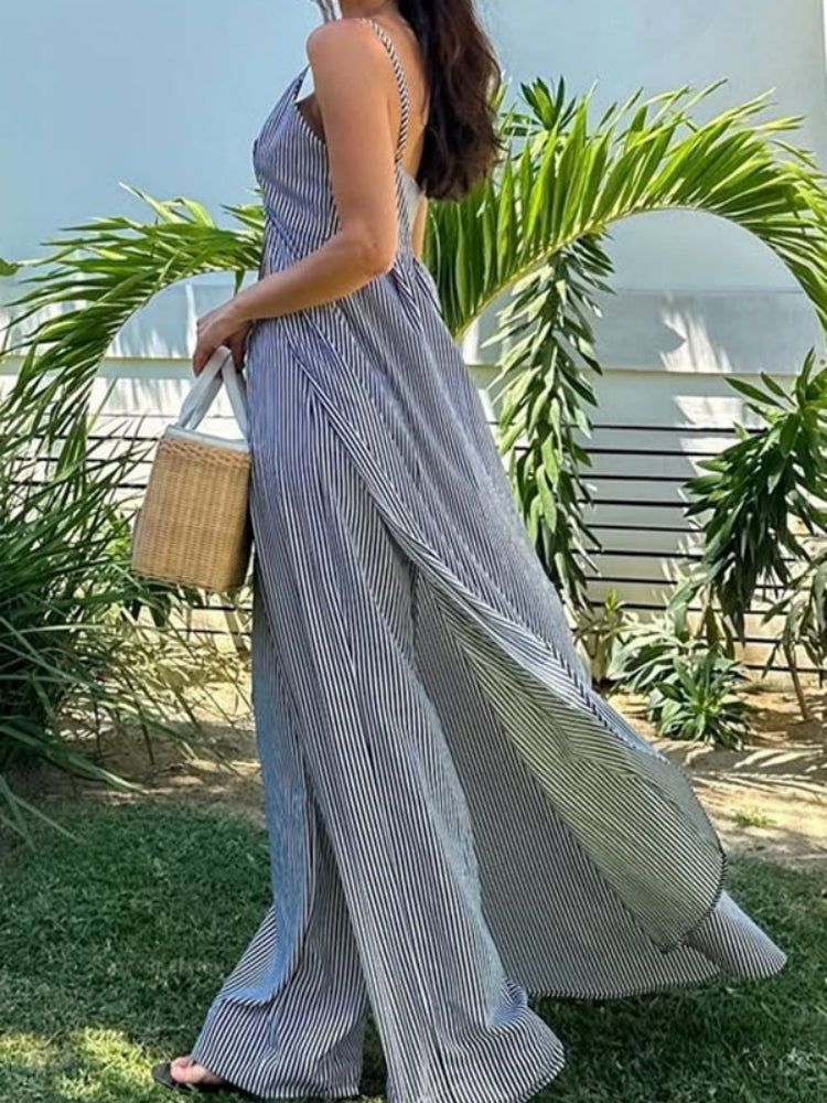 Conjunto a rayas a juego de camiseta y pantalones