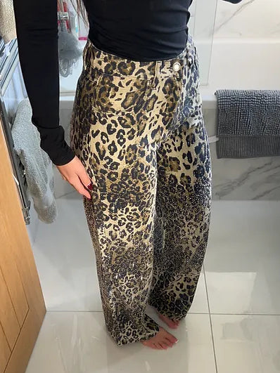 Calça Jeans Flared Leopard Diamanté