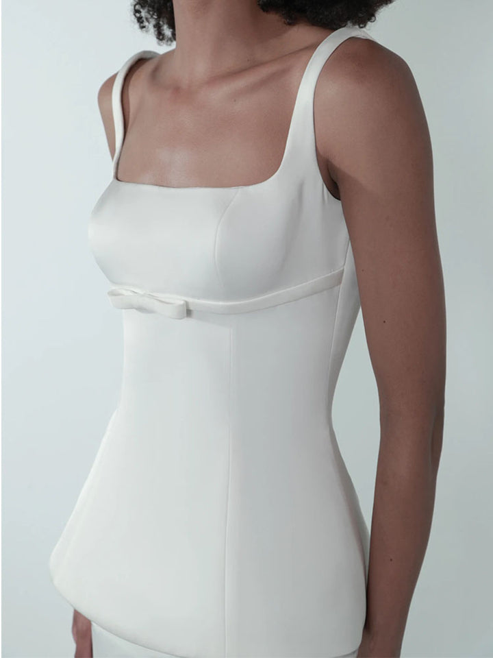 Bílé kalhoty s širokými nohavicemi a peplum set