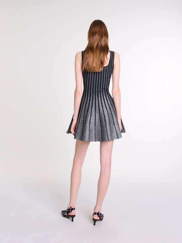 Ermeløs lin drop-waist midi-kjole
