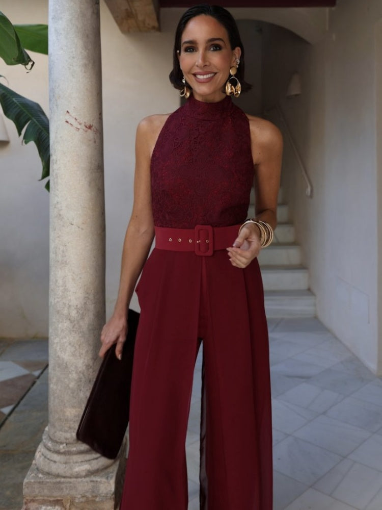 Tuta a gamba larga in pizzo bordeaux con set