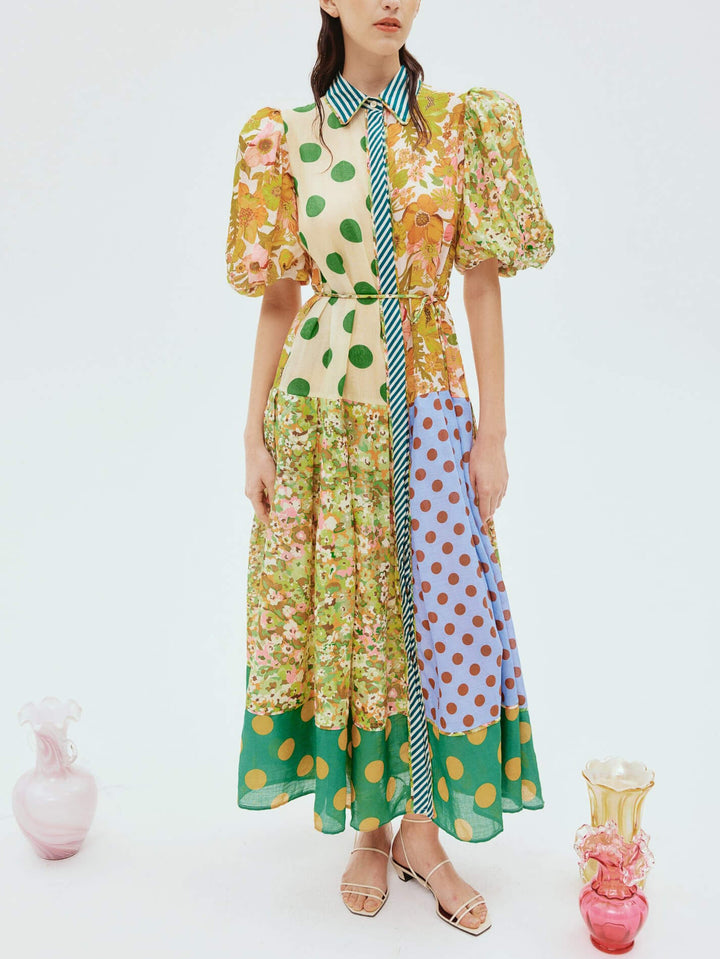 Wykwintna sukienka midi z bufiastymi rękawami w stylu retro w kwiaty