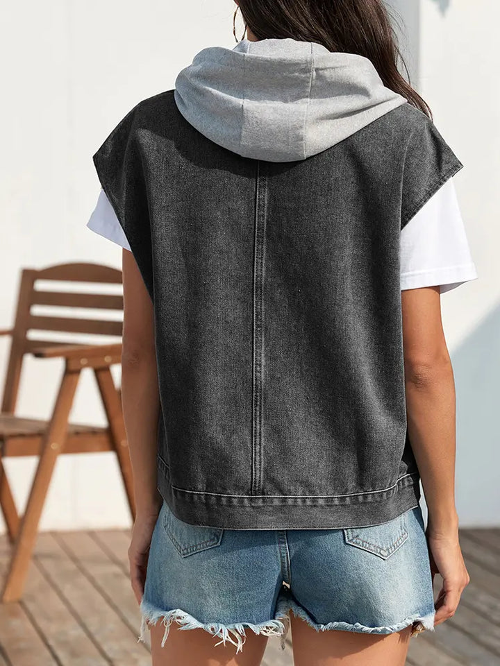 "Vintage Washed Fitted Denim Vest" στα Ελληνικά: "Τζιν Γιλέκο Vintage Πλυμένο και Εφαρμοστό"