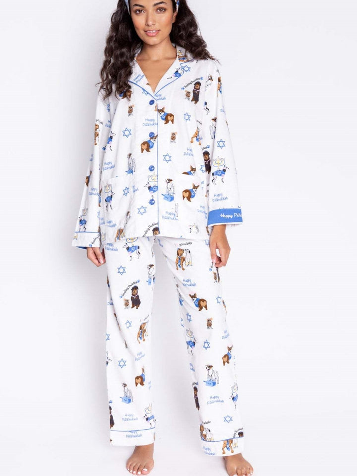 Conjunto de pijama con estampado de perro lindo