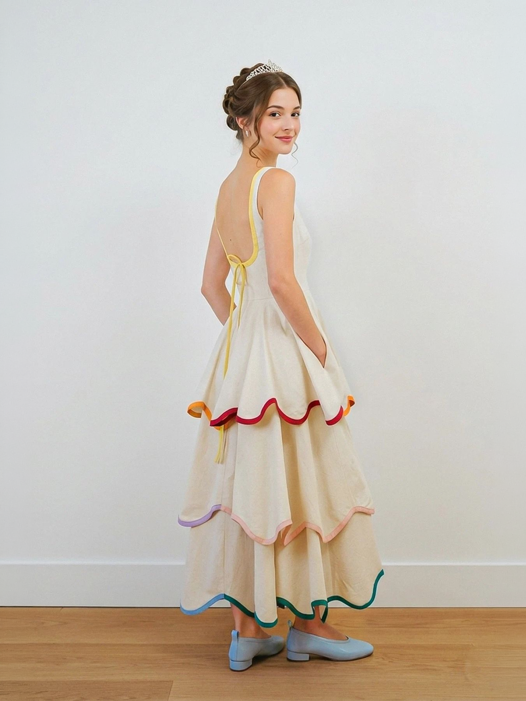 Robe midi évasée à volants avec encolure en U