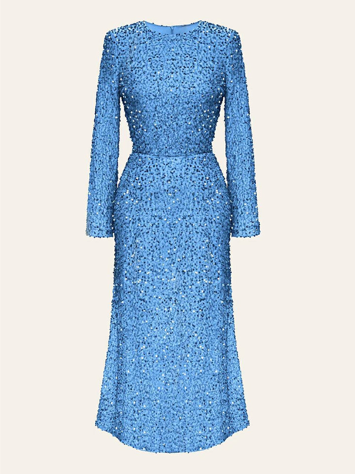 नीले रंग में सेक्विन से सजाई गई मखमली मिडी ड्रेस