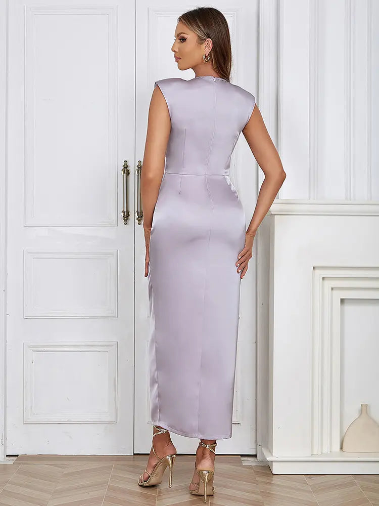 Rochie minimalistă din satin cu volan