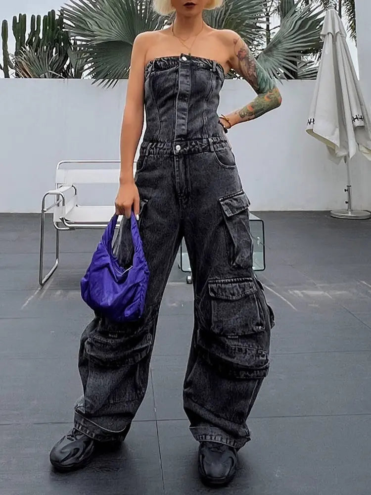 Džínový overal bez ramínek ve street stylu