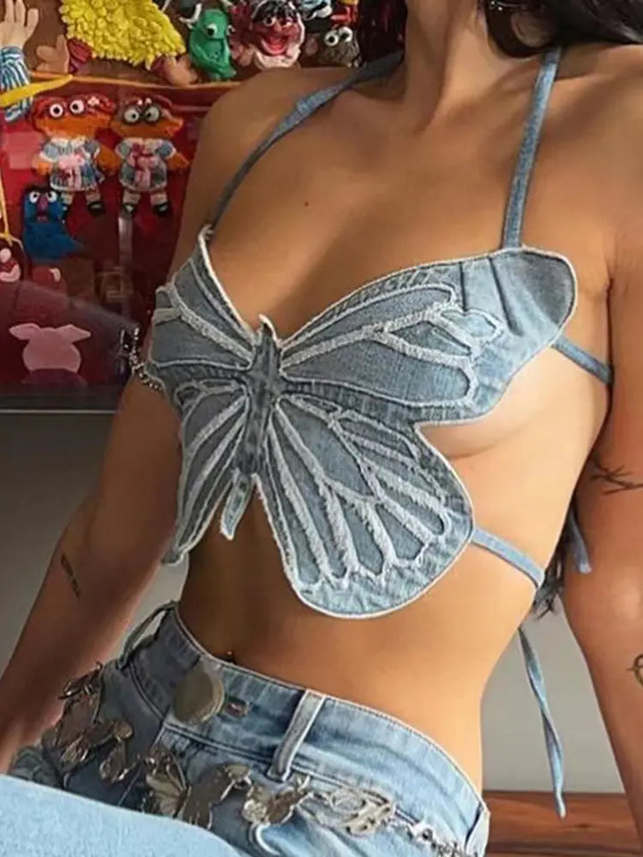 Top corto con cuello halter y mariposa