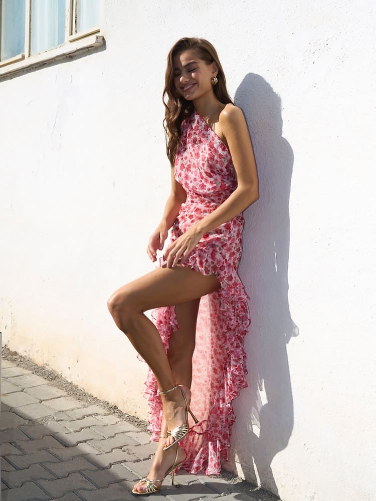 Vestido com estampa floral com babado renal