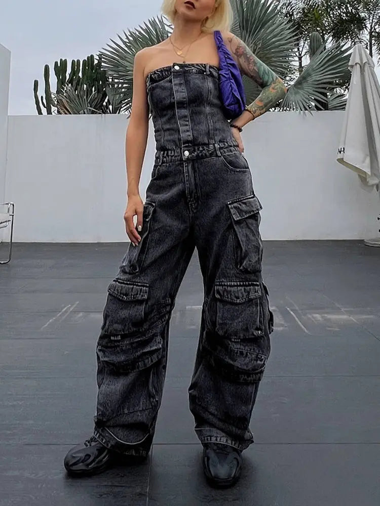 Džínový overal bez ramínek ve street stylu