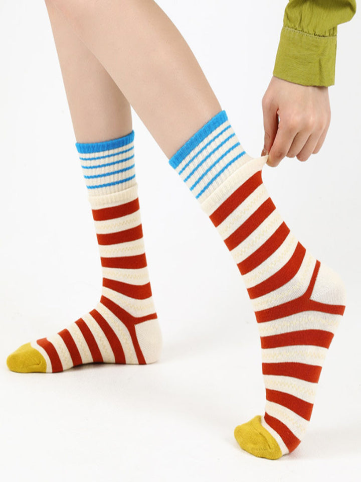 Πολύχρωμες ριγέ βαμβακερές κάλτσες