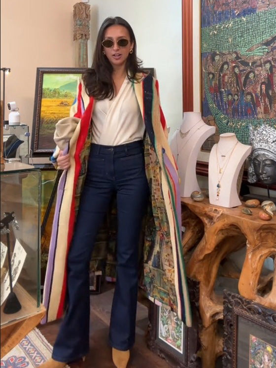 Manteau en toile de jute à rayures colorées