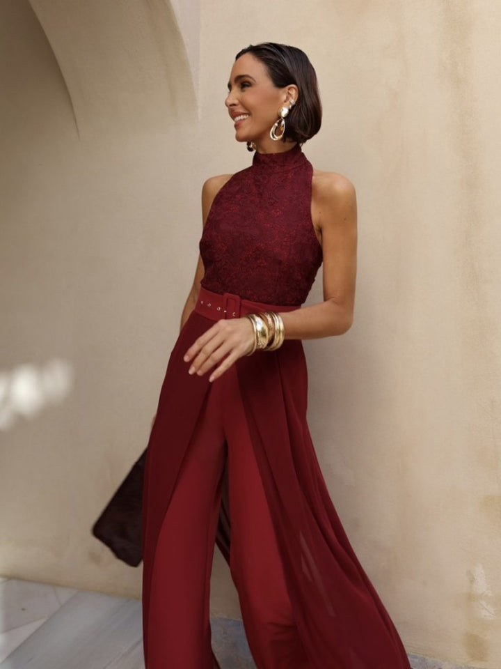 Tuta a gamba larga in pizzo bordeaux con set