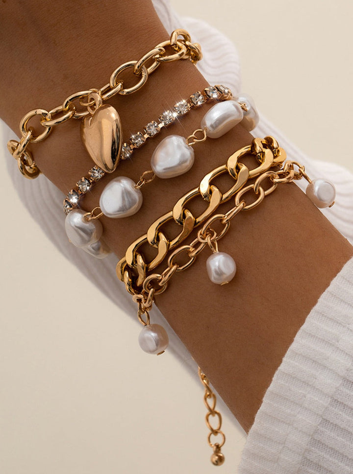 Conjunto de pulsera en capas de cadena de metal y perlas