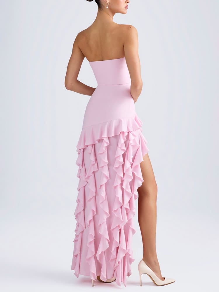 Stropløs kjole med flæser i pink