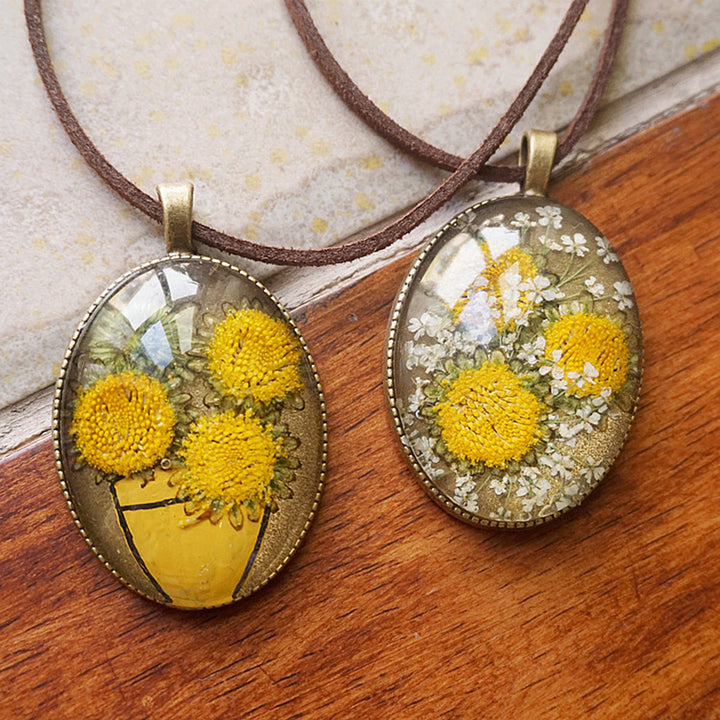 Colier cu flori presate din rasina - floarea soarelui Van Gogh