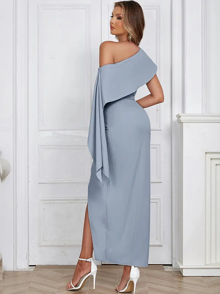 Robe longue à épaule asymétrique chic