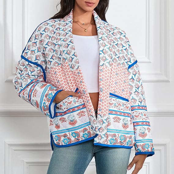 Chaqueta fina acolchada con parches estampados de solapa