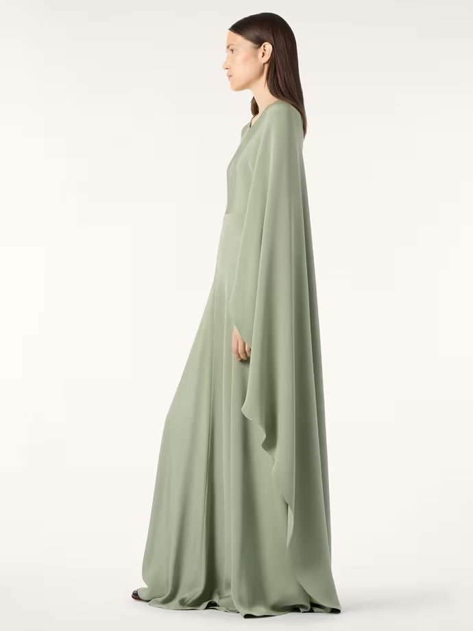 Maxikleid mit drapiertem Cape