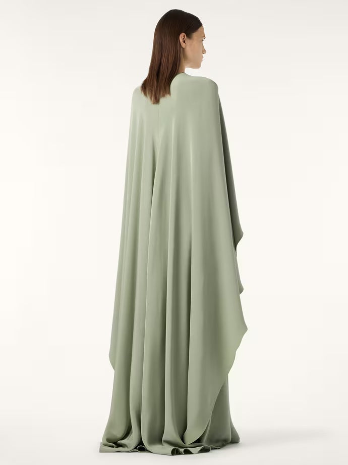 Maxikleid mit drapiertem Cape