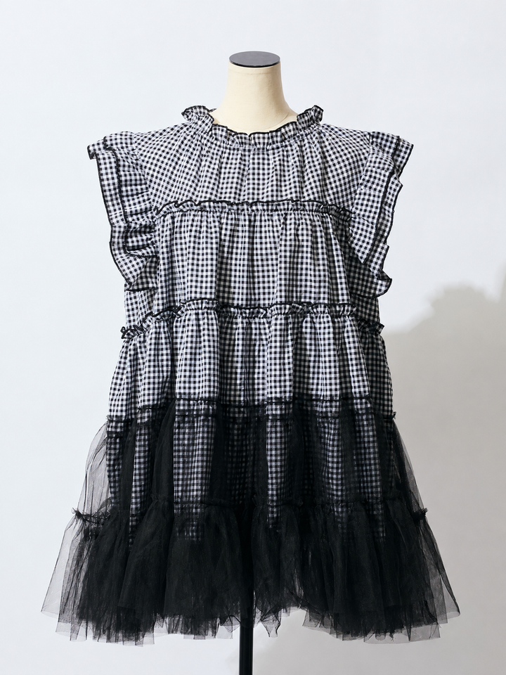 Mini-kjole med gingham tyl og flæser