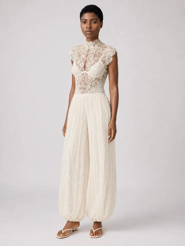Ensemble body romantique et pantalon ballon