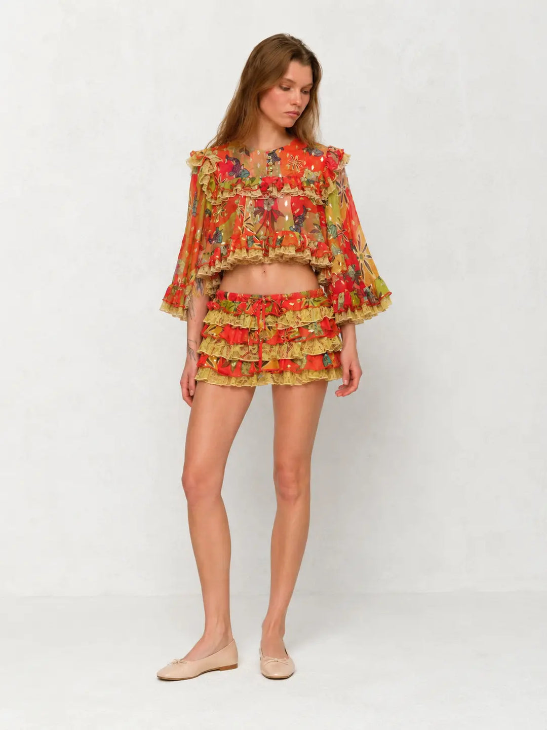 Komplet z falbaną w stylu boho: mini spódniczka
