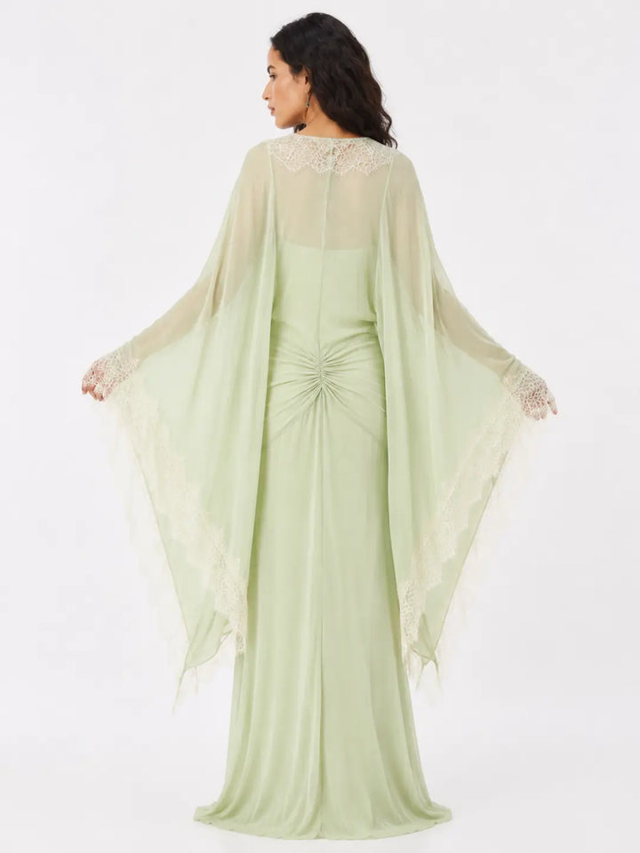 Romantisches Maxikleid mit Cape-Ärmeln