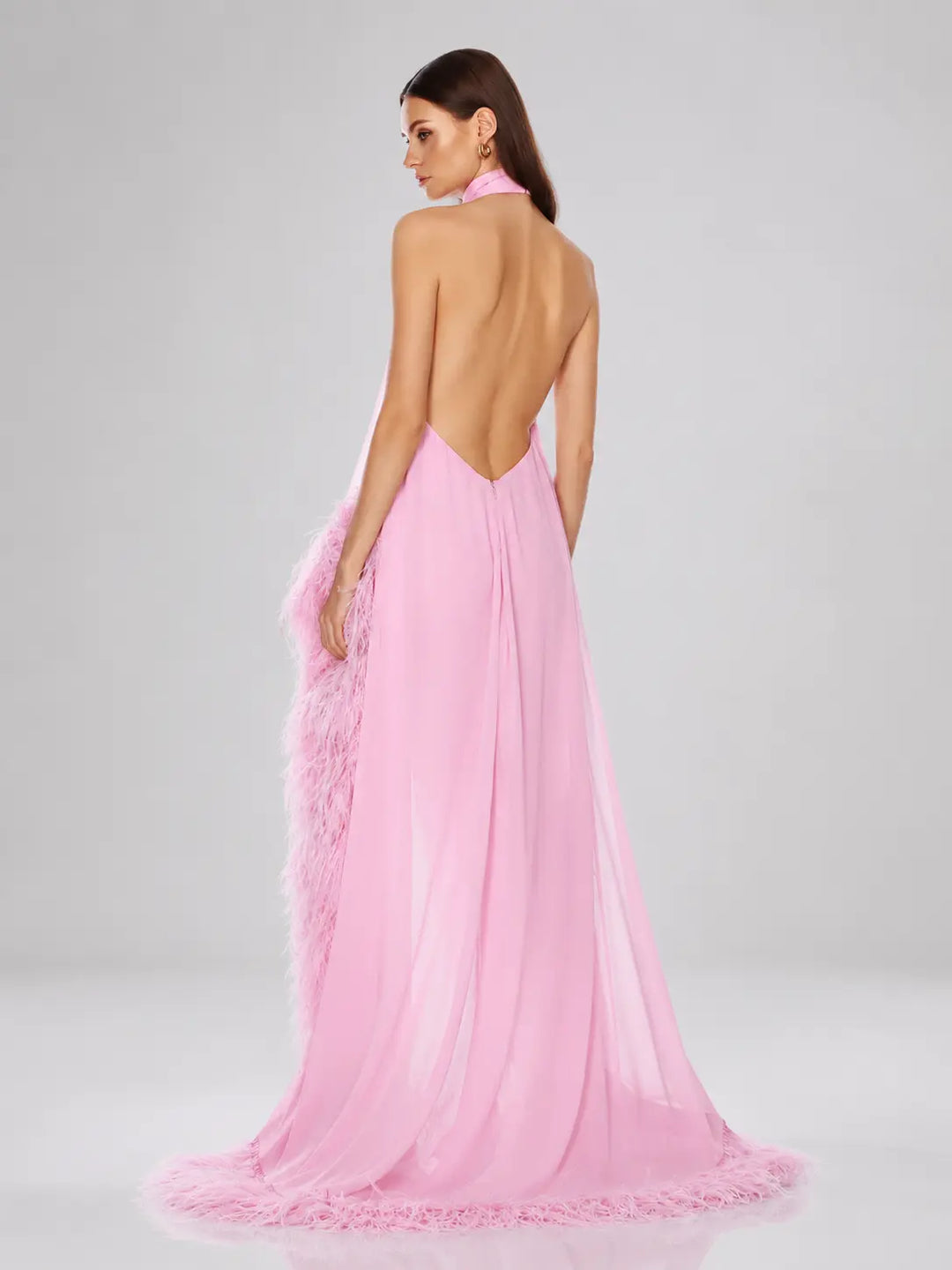 Robe à col licou avec bordure en plumes