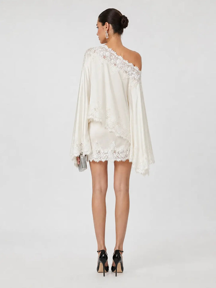 Asimetrikong Lace Mini Set