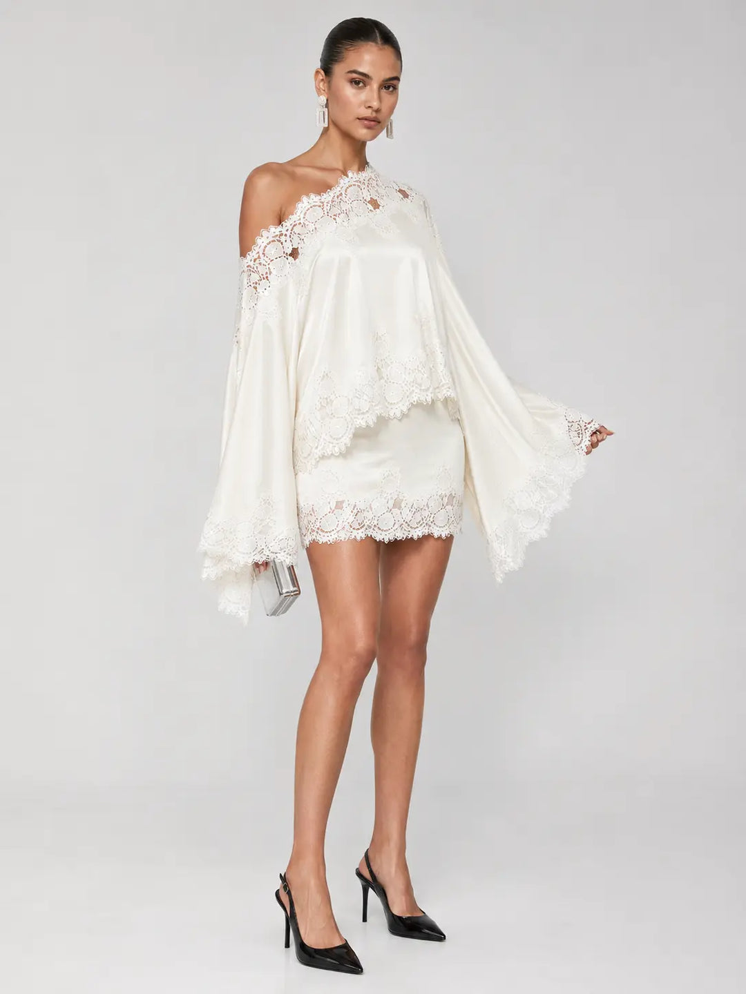 Asimetrikong Lace Mini Set