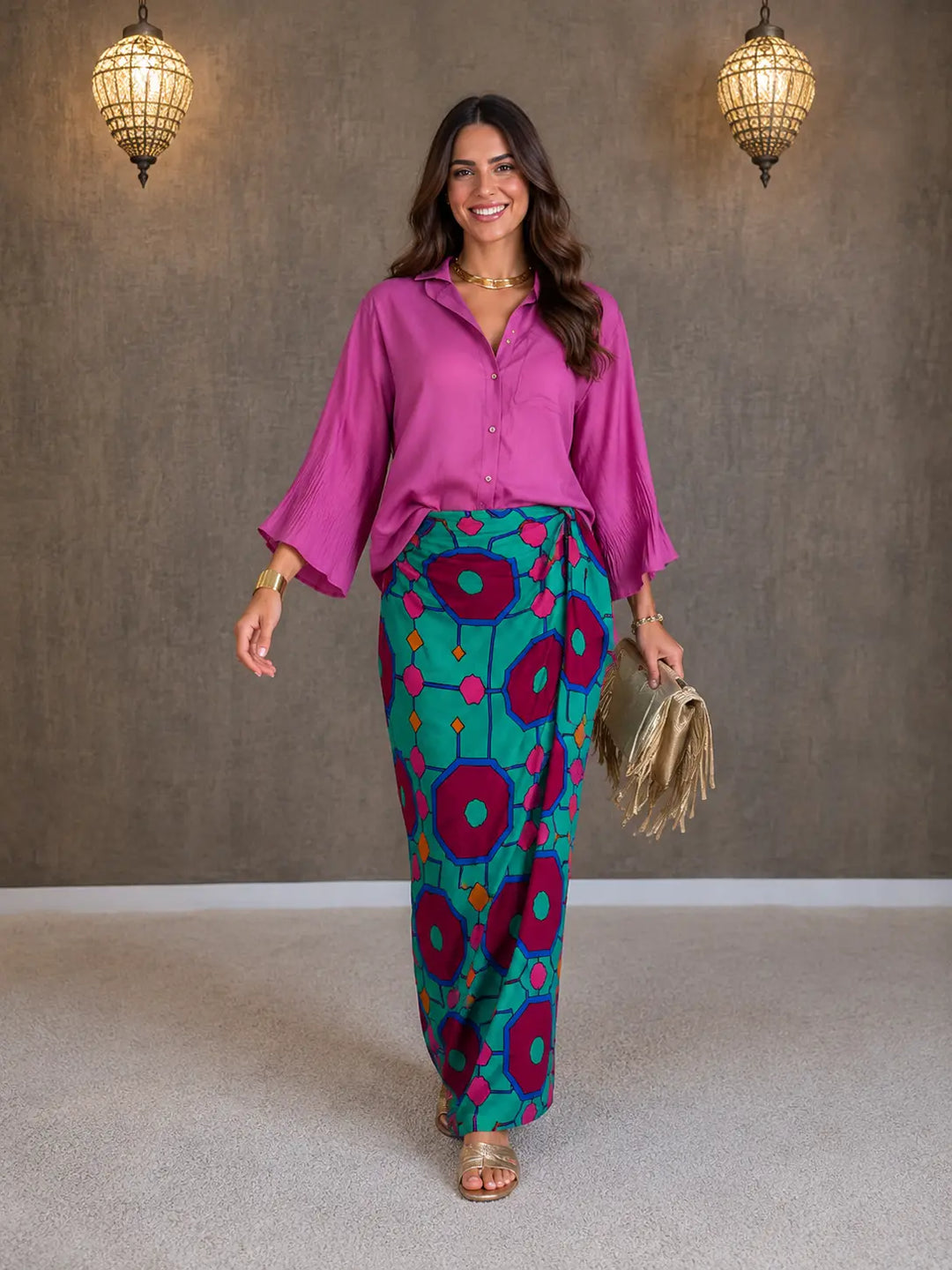 Conjunto de camisa marcante e saia envelope
