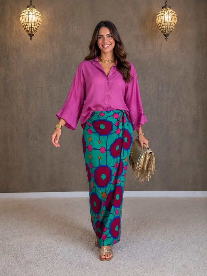 Conjunto de camisa marcante e saia envelope